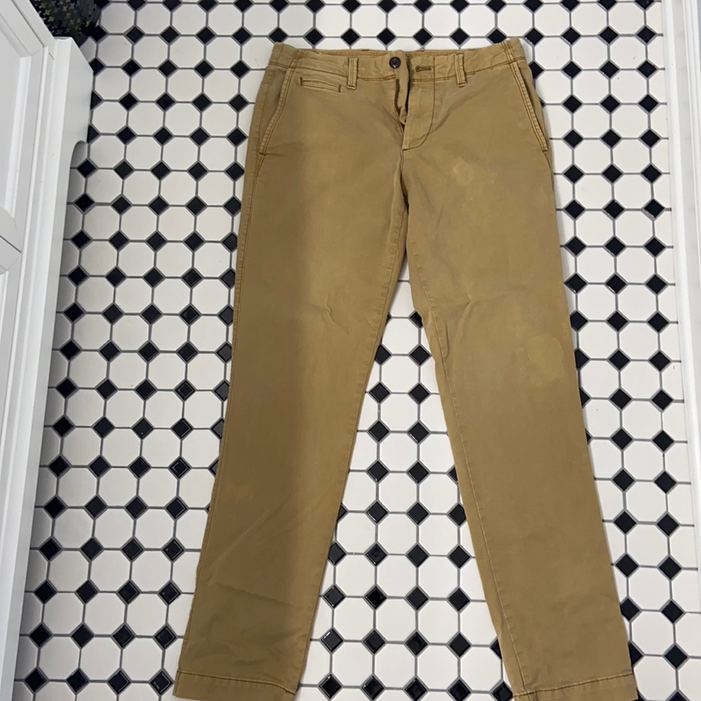 Men’s khaki pants